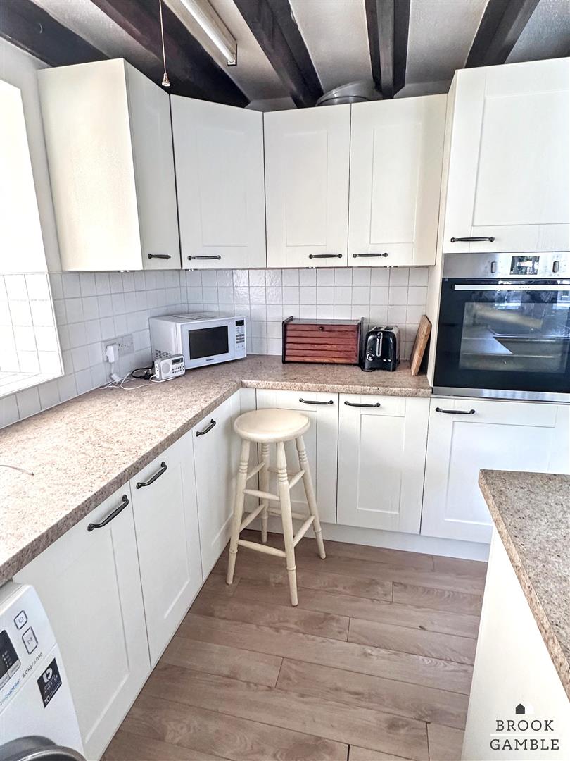 3 Bedroom House. Church Lane in Eastbourne, 15